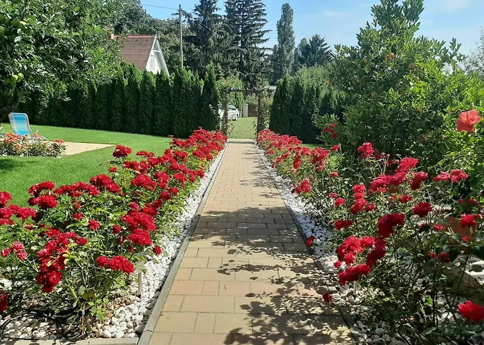 Rozsakert Vendeghaz *