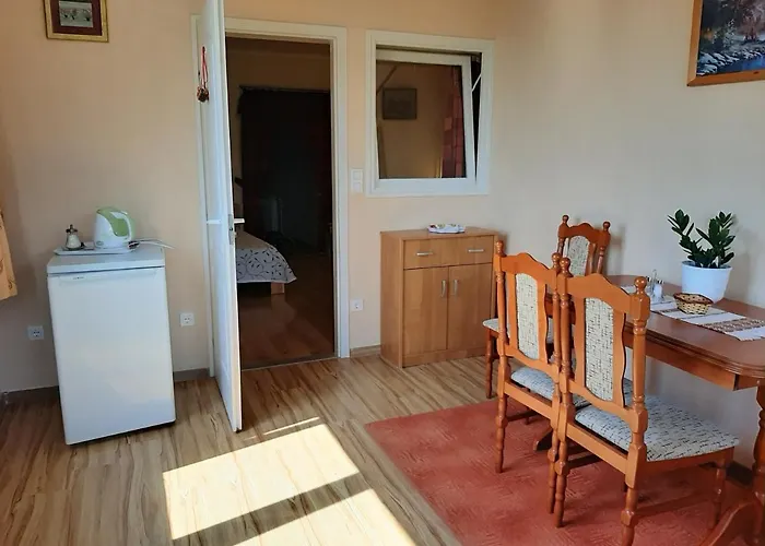 Rozsakert Vendeghaz *