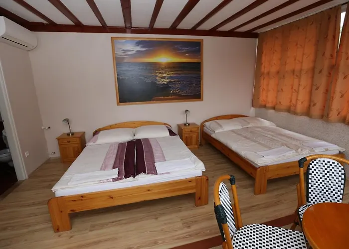 Rozsakert Vendeghaz * Szigliget