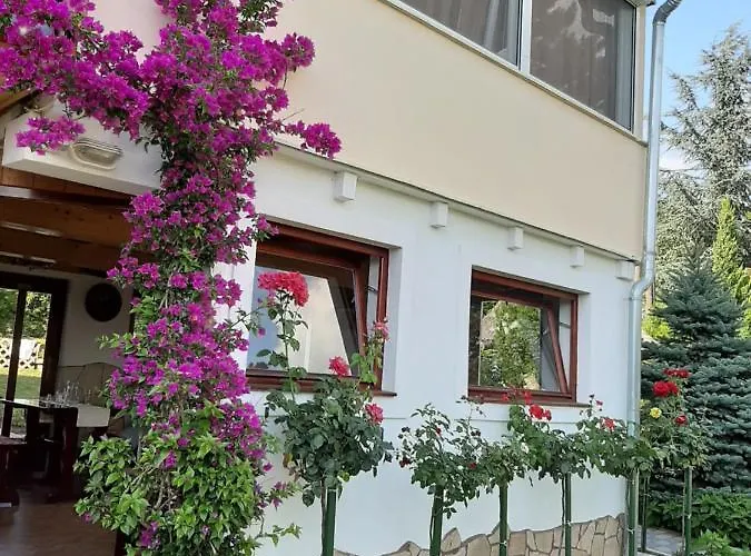 Rozsakert Vendeghaz Szigliget