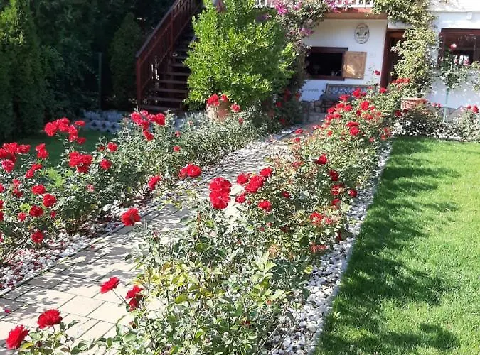 Rozsakert Vendeghaz Szigliget