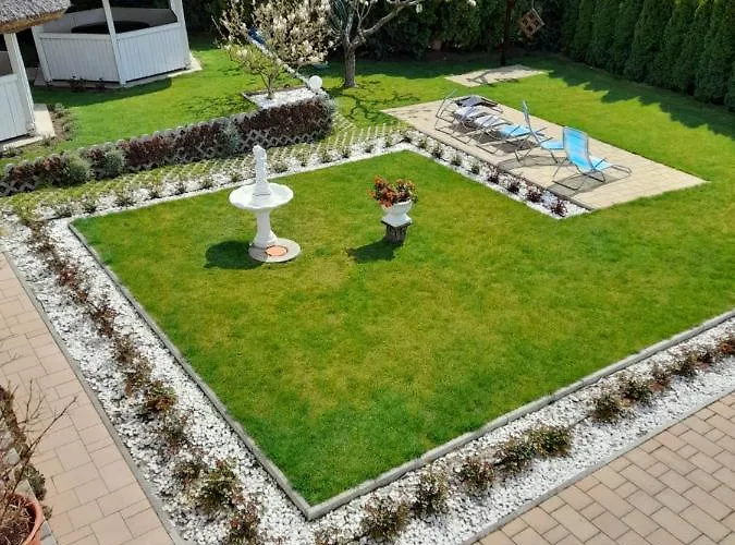 Rozsakert Vendeghaz Bed & Breakfast