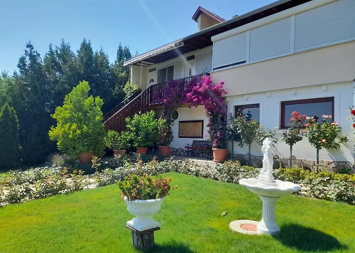 Bed & Breakfast Rozsakert Vendeghaz *