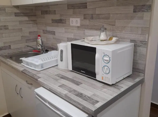 Rozsakert Vendeghaz Bed & Breakfast *