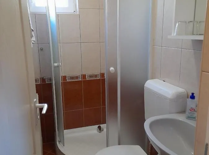 Rozsakert Vendeghaz Bed & Breakfast *