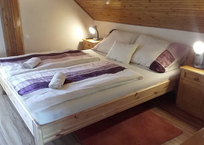 Rozsakert Vendeghaz * Szigliget